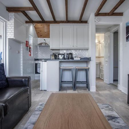 Honeysuckle Cottage - 1 Bedroom Cottage - Amroth Dış mekan fotoğraf
